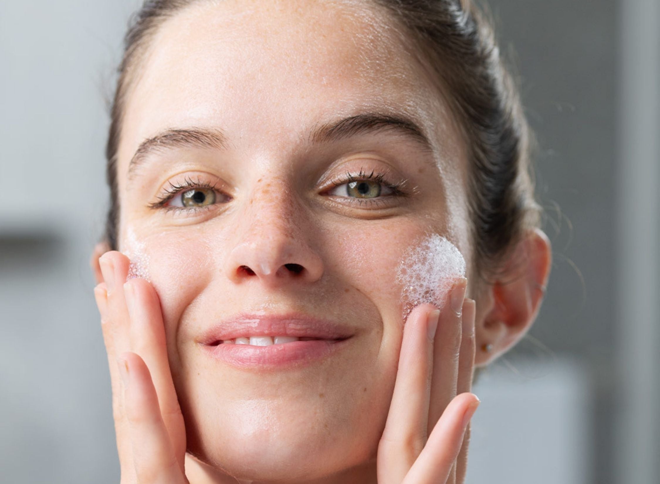 Physiopure čisticí pěnivý gel