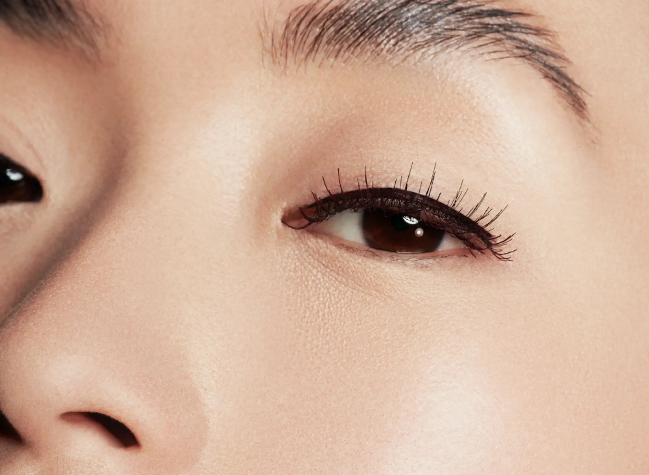 Vínové oční linky s bio složením