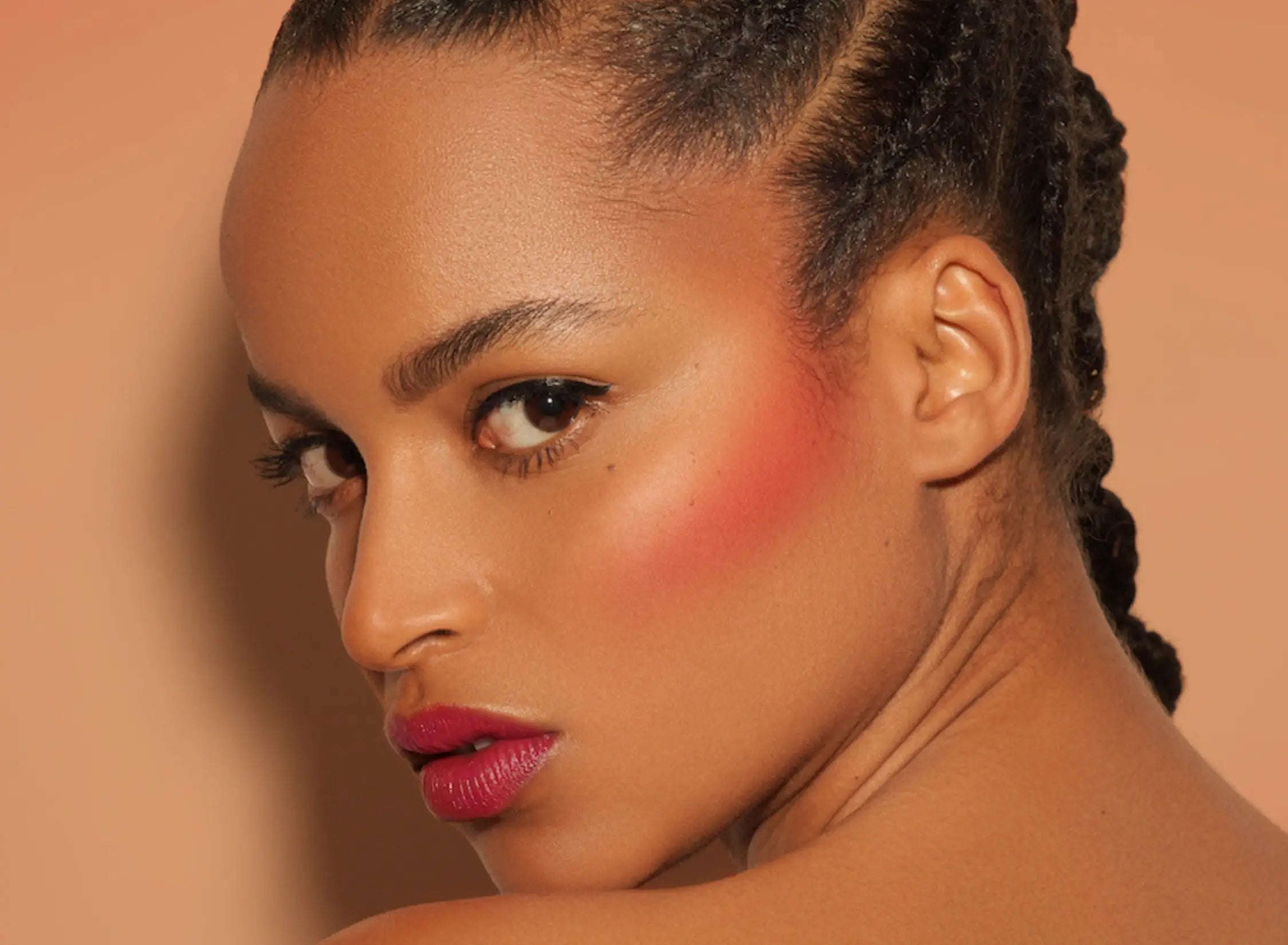 Krémové multifunkční líčidlo 3v1 – sytě růžové