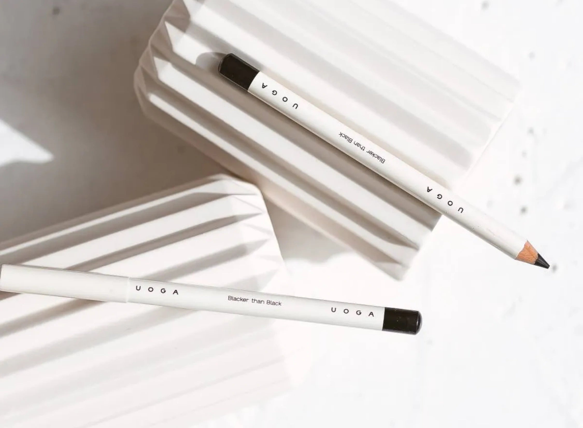 Měkká tužka na oči Blacker than Black - černá