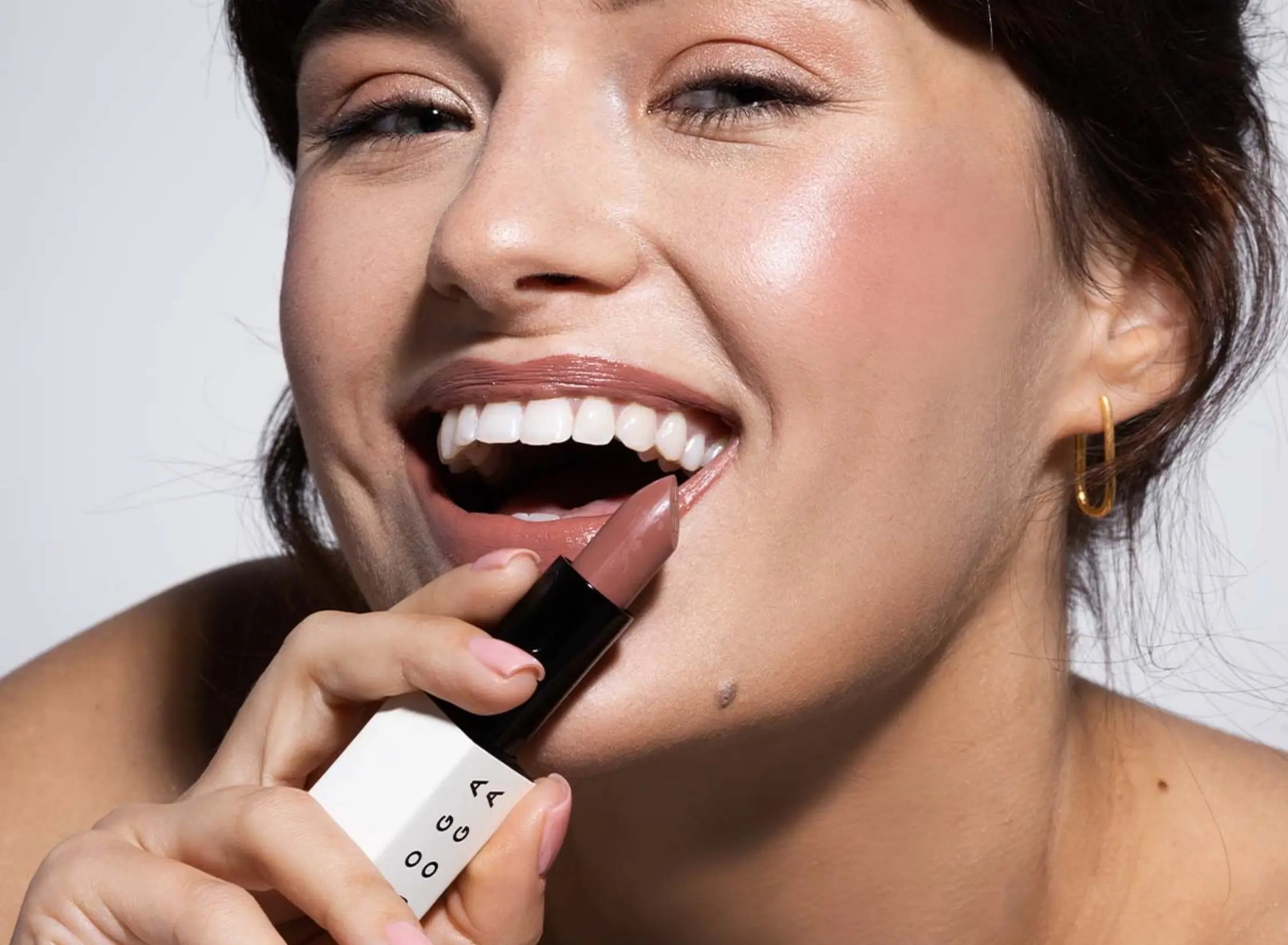 Vyživující rtěnka Chocoberry - teplá čokoládová