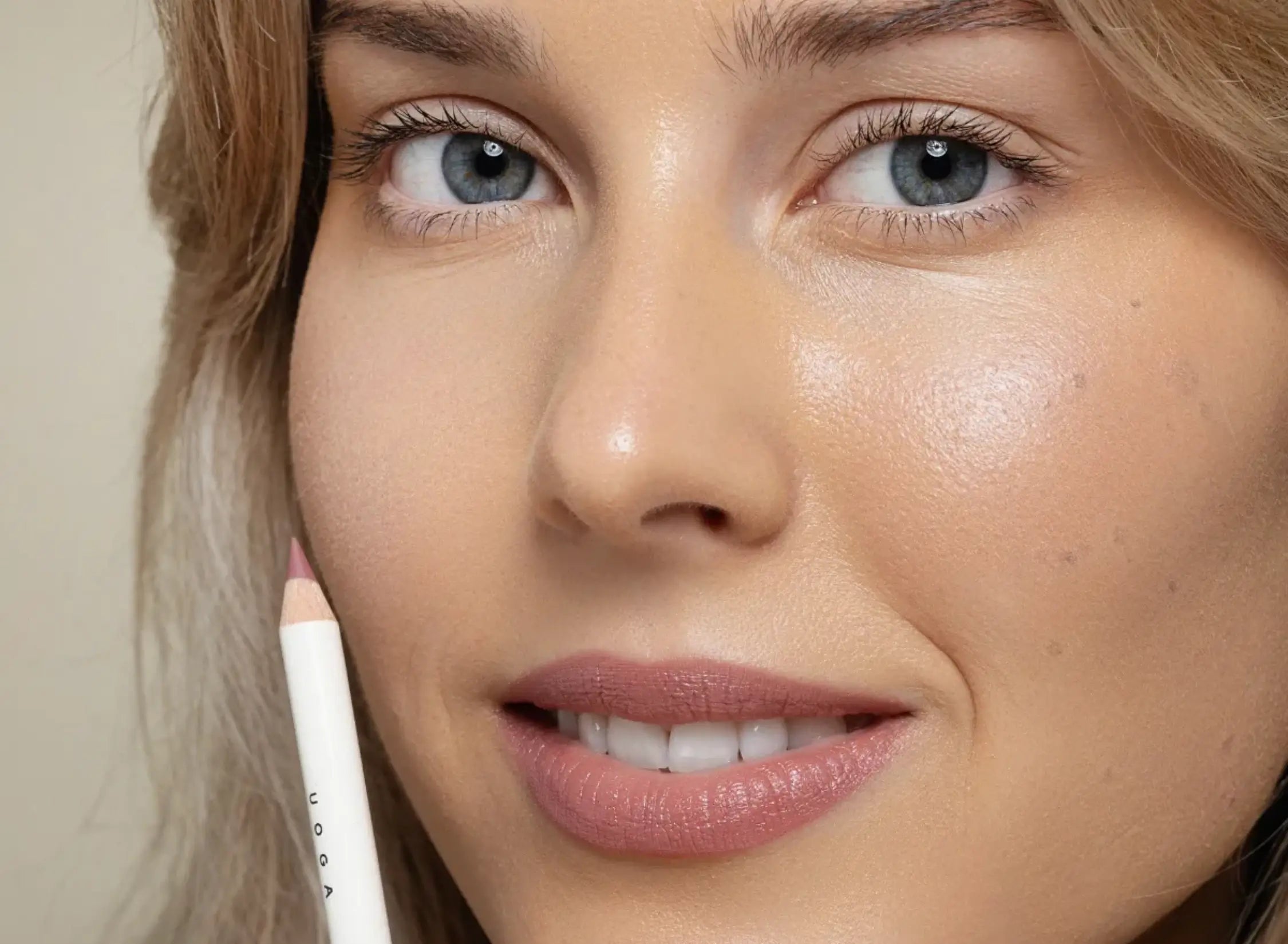 Tužka na rty Dusty Rose - prachově růžová