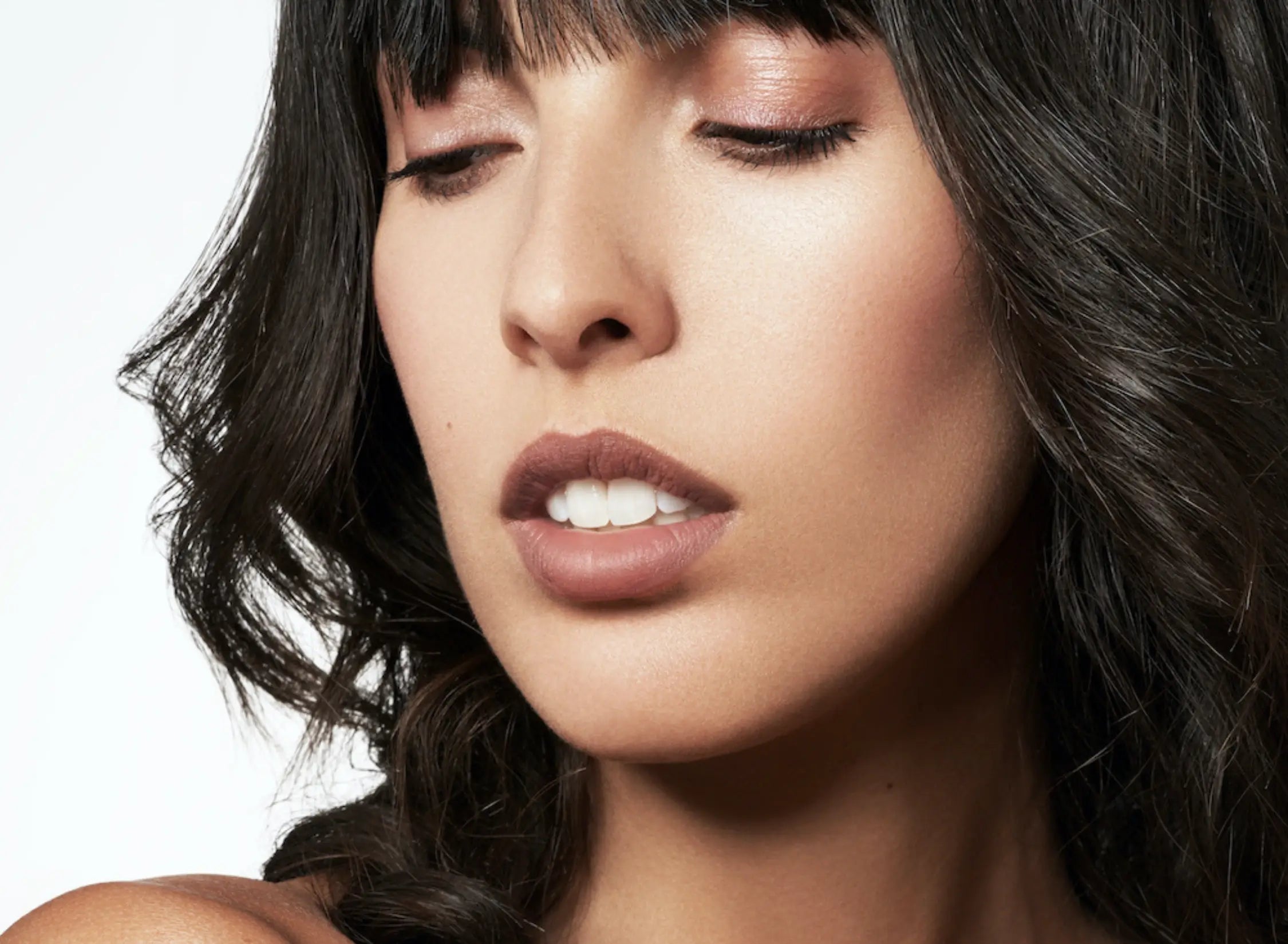 Rtěnka Le Nude Castanea - světle karamelová