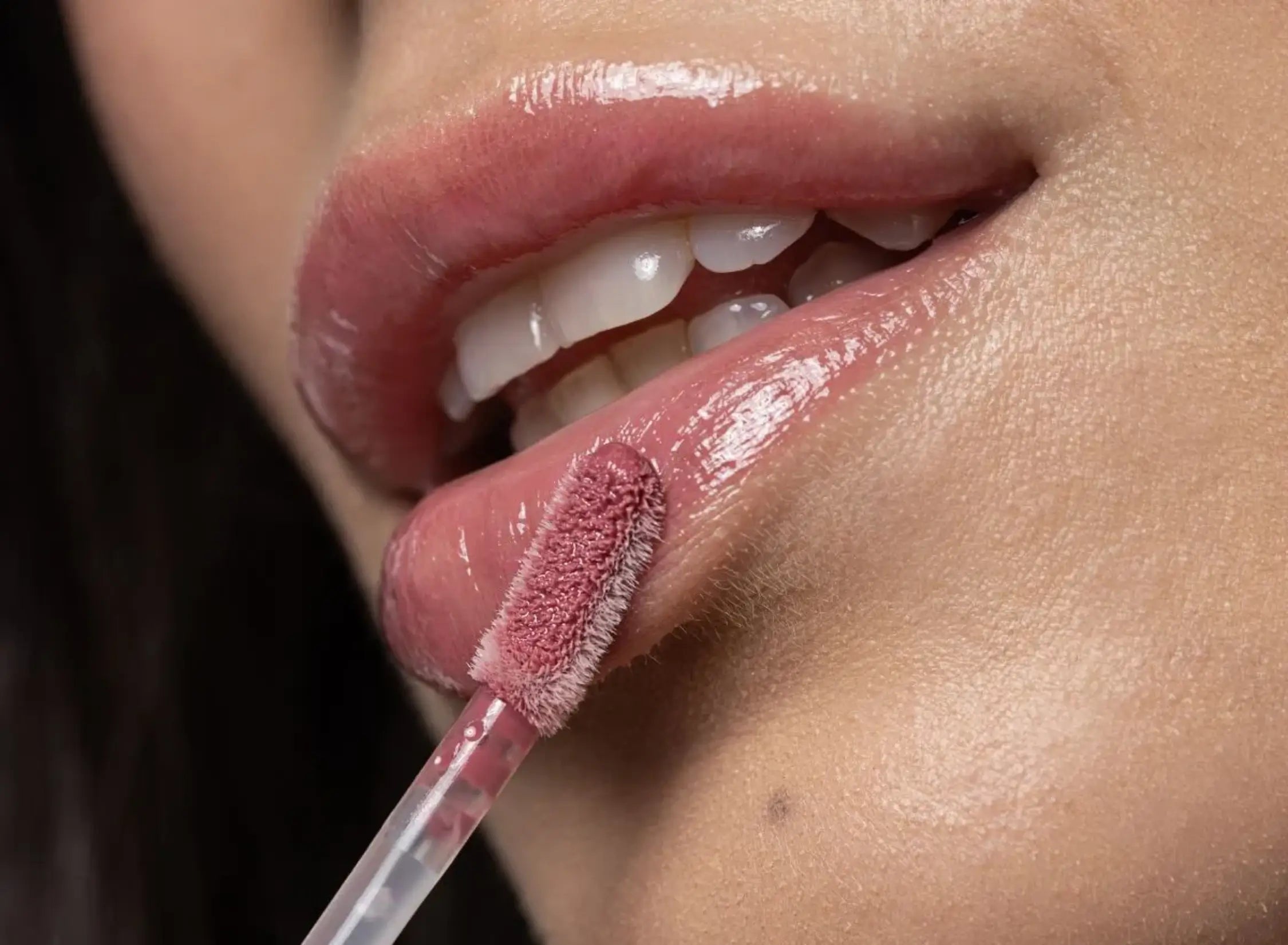 Lesk na rty Neonberry - studený růžový